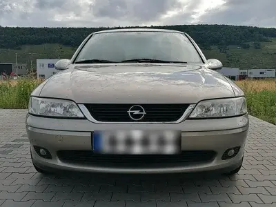Gebraucht Opel Vectra Edition 101 PS (74 kW) 1999 Grau Limousine
