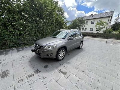 Grau Gebraucht 2010 VW Tiguan Sportline SUV | 6.000 € (Teuer)