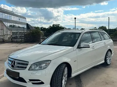 Gebraucht Mercedes C180 AMG line 156 PS (114 kW) 2011 Weiß Kombi