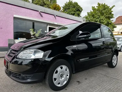 Gebraucht VW Fox Basis 54 PS (39 kW) 2006 Schwarz Kleinwagen