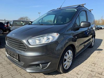 Gebraucht Ford Tourneo Courier Titanium 95 PS (69 kW) 2016 Van / Kleinbus