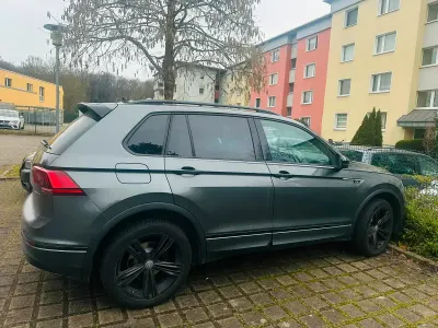 Gebraucht VW Tiguan Elegance 150 PS (110 kW) 2019 Grau SUV