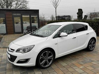 Weiß Gebraucht 2013 Opel Astra Limousine | 4.880 € (Guter Preis)