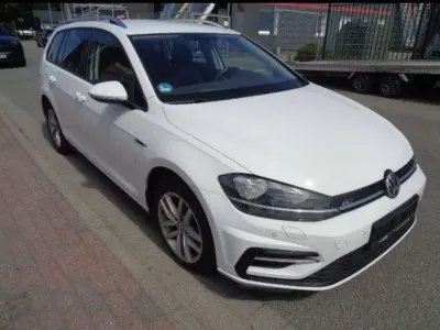 Gebraucht VW Golf VII Comfortline 150 PS (110 kW) 2021 Weiß Kleinwagen