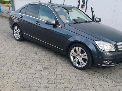 Gebraucht Mercedes C200 136 PS (100 kW) 2011 Grau Limousine
