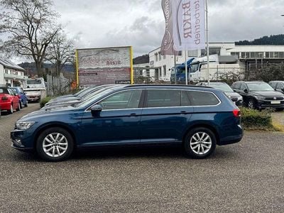 Gebraucht VW Passat Business 150 PS (110 kW) 2022 Blau Kombi
