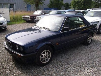 Gebraucht BMW 318 Cabriolet Sport Line 113 PS (83 kW) 1992 Blau Cabrio