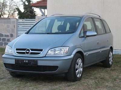 Second-hand Opel Zafira Njoy 125 CP (91 kW) 2005 Argintiu Monovolum