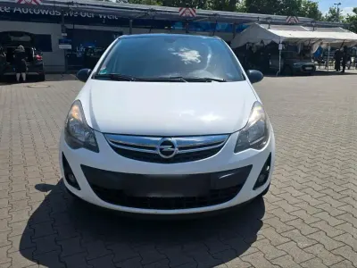 Gebraucht Opel Corsa Color Edition 101 PS (74 kW) 2014 Weiß Kleinwagen