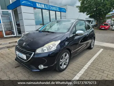 Gebraucht Peugeot 208 Allure 120 PS (88 kW) 2014 Blau Kleinwagen