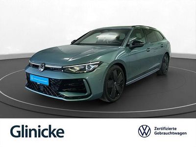Second-hand VW Passat R-line 150 CP (110 kW) 2024 Verde Break