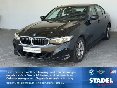 Gebraucht BMW 320e Sport Line 204 PS (150 kW) 2022 Schwarz Limousine