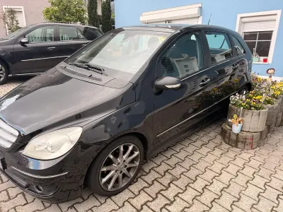 Gebraucht Mercedes B200 143 PS (105 kW) 2005 Schwarz Van / Kleinbus