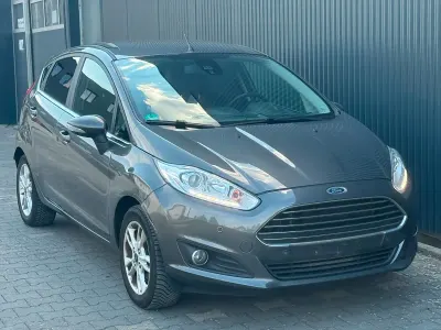 Gebraucht Ford Fiesta Titanium 125 PS (91 kW) 2017 Grau Kleinwagen