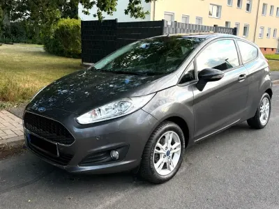 Gebraucht Ford Fiesta 101 PS (74 kW) 2017 Grau Kleinwagen