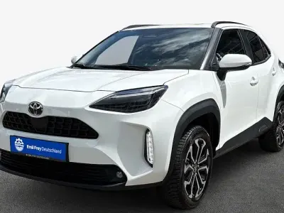 Gebraucht Toyota Yaris Cross Team 131 PS (96 kW) 2024 Weiß SUV