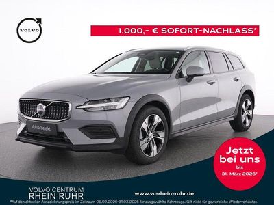 Grau vapour grey / metallic Gebraucht 2024 Volvo V60 CC Plus Kombi | 39.890 € (Fairer Preis)