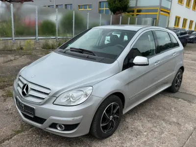 Gebraucht Mercedes B180 109 PS (80 kW) 2008 Silber Van / Kleinbus