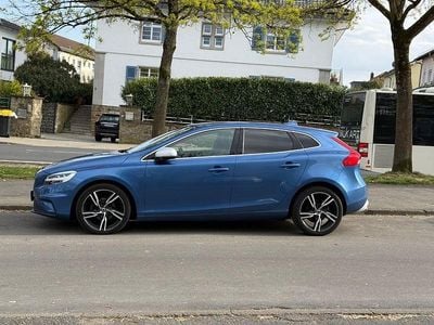 Gebraucht Volvo V40 R-Design 120 PS (88 kW) 2017 Blau Limousine
