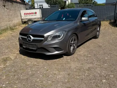 Gebraucht Mercedes CLA200 Shooting Brake AMG line 136 PS (100 kW) 2015 Grau Kombi