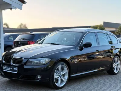 Gebraucht BMW 330 Comfort Edition 245 PS (180 kW) 2012 Schwarz Kombi