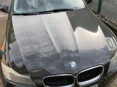 Gebraucht BMW 318 143 PS (105 kW) 2010 Schwarz Limousine