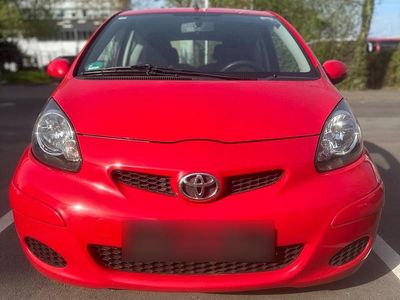 Usata Toyota Aygo 68 CV (50 kW) 2011 Rosso Utilitaria