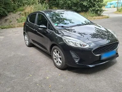 Gebraucht Ford Fiesta Cool & Connect 75 PS (55 kW) 2020 Schwarz Kleinwagen