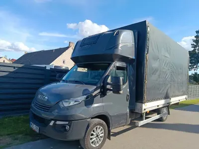 Gebraucht Iveco Daily 204 PS (150 kW) 2018 Grau Van / Kleinbus
