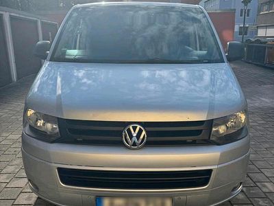 Usata VW Caravelle 140 CV (102 kW) 2010 Argento Furgone