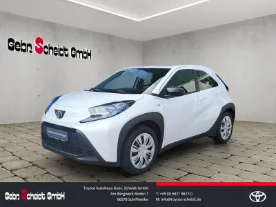 Gebraucht Toyota Aygo X Business Edition 72 PS (52 kW) 2024 Super white 2 SUV