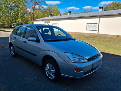 Second-hand Ford Focus 75 CP (55 kW) 2001 Argintiu Hatchback