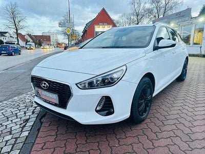 Gebraucht Hyundai i30 101 PS (74 kW) 2017 Weiß Kombi