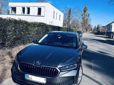Gebraucht Skoda Superb Selection 150 PS (110 kW) 2024 Grau Kombi
