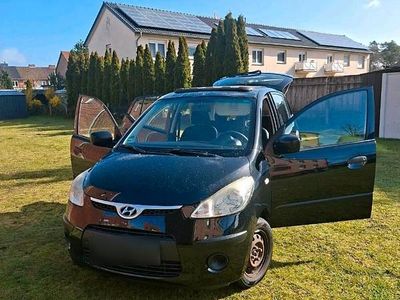 Gebraucht Hyundai i10 69 PS (50 kW) 2011 Schwarz Kleinwagen