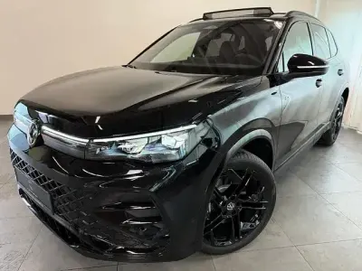 Ny VW Tiguan R-line 193 HK (141 kW) 2025 Sort SUV