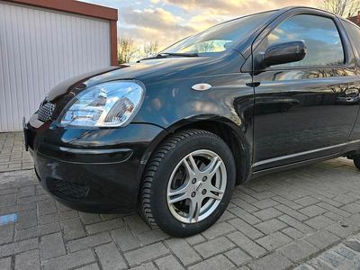 Gebraucht Toyota Yaris 65 PS (47 kW) 2004 Schwarz Kleinwagen