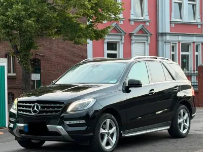 Gebraucht Mercedes ML250 204 PS (150 kW) 2012 Schwarz SUV