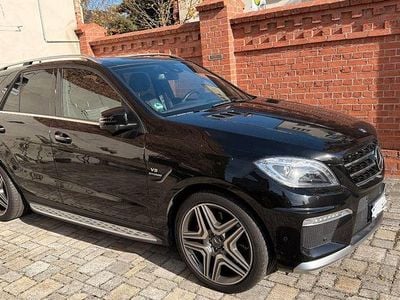 Schwarz Gebraucht 2012 Mercedes ML63 AMG AMG SUV | 42.500 € (Etwas zu teuer)