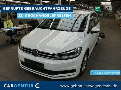 Pure white Gebraucht 2021 VW Touran Highline Van / Kleinbus | 24.590 € (Guter Preis)