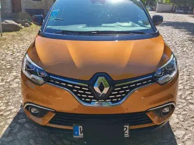 Gebraucht Renault Scénic IV Initiale Paris 163 PS (119 kW) 2018 Gold Van / Kleinbus