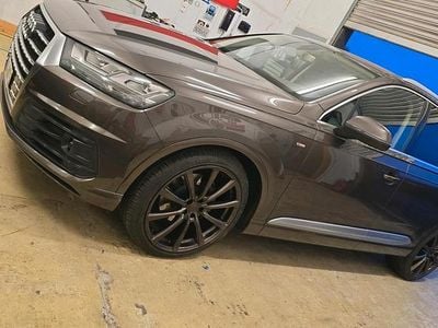 Second-hand Audi Q7 S-Line 272 CP (200 kW) 2015 Maro SUV
