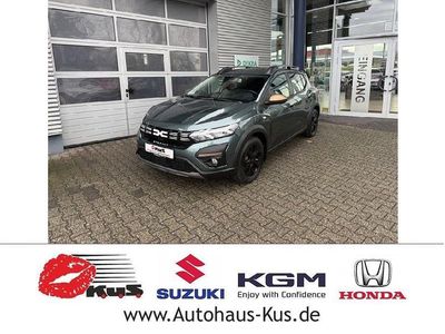 Oxidgrün (metallic) Gebraucht 2024 Dacia Sandero Limousine | 17.444 € (Fairer Preis)