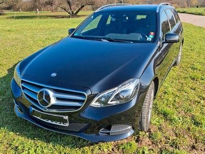 Schwarz Gebraucht 2015 Mercedes E220 Edition Limousine | 18.500 € (Etwas zu teuer)