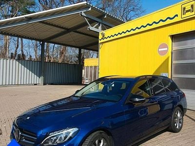 Gebraucht Mercedes C220 Avantgarde 170 PS (125 kW) 2015 Blau Kombi