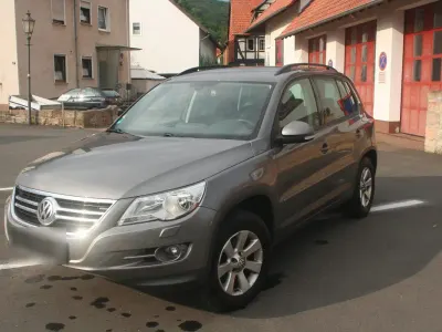 Gebraucht VW Tiguan Track & Field 162 PS (119 kW) 2009 Grau SUV