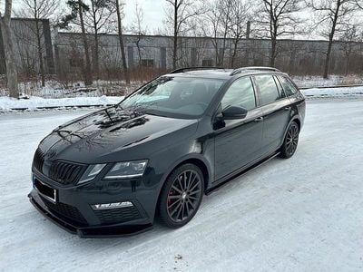 Schwarz Gebraucht 2017 Skoda Octavia vRS Kombi | 20.990 € (Teuer)