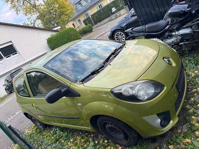 Second-hand Renault Twingo 70 CP (51 kW) 2011 Verde Hatchback