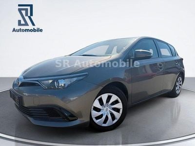 Usata Toyota Auris Cool 99 CV (72 kW) 2016 Grigio Berlina