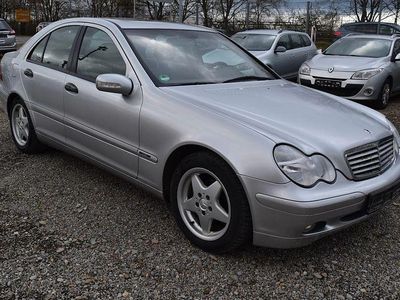 Gebraucht Mercedes C220 Classic 143 PS (105 kW) 2003 Silber Limousine